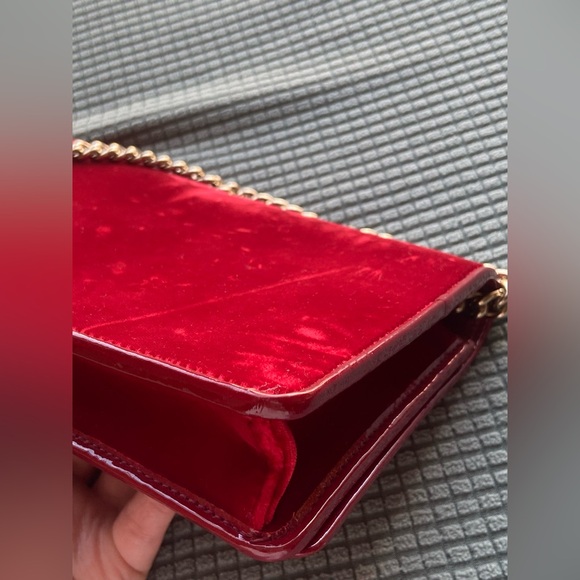 Miu Miu Red Velvet Cross Chain Woc Bow Tie Knot Bag - Picture 10 of 16